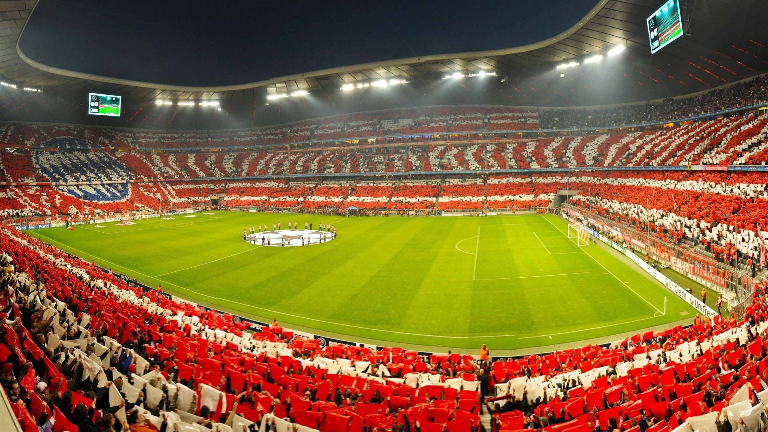 AYX体育官网-足球装备科技革新，提升运动员表现新突破，专业足球装备